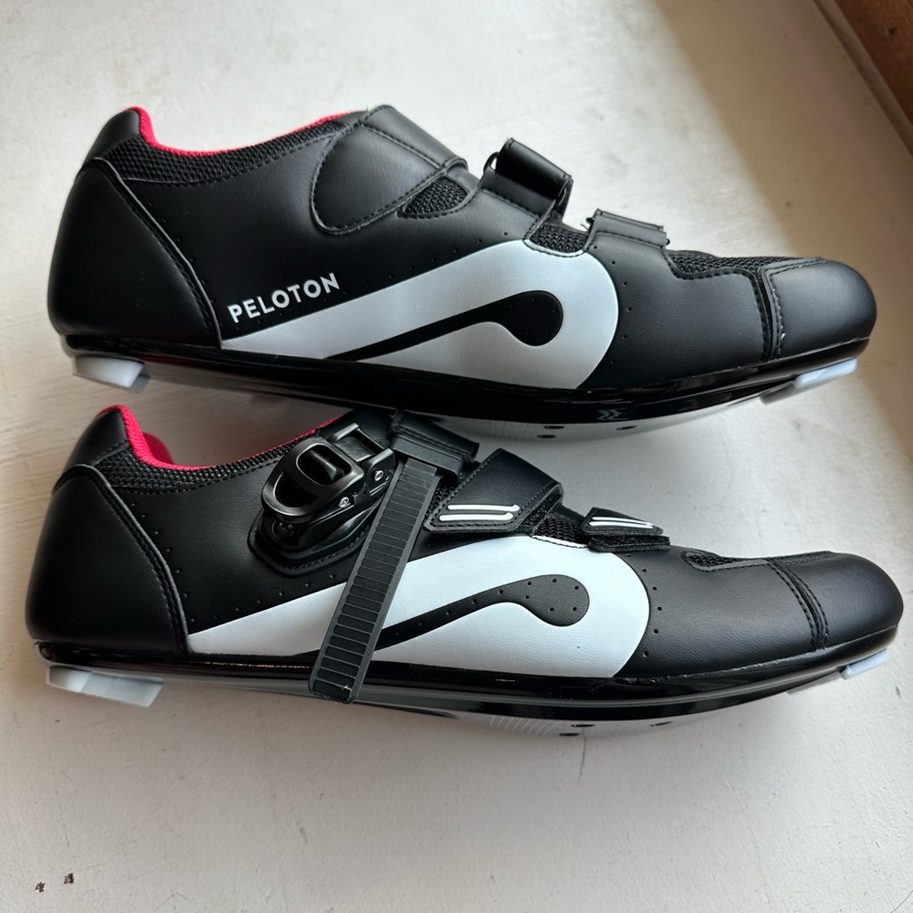 Peloton Black and White Cycling Footwear NWOT